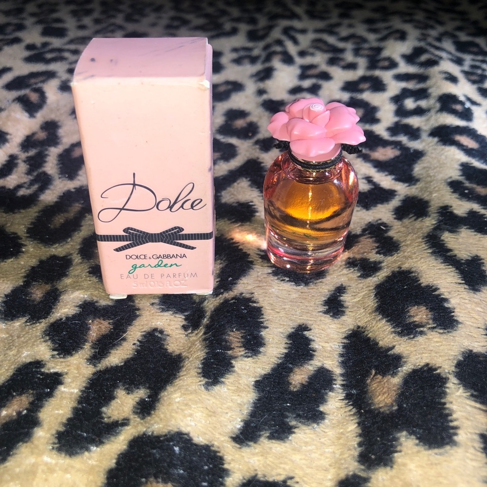Dolce & Gabbana Garden Perfume with Pink Floral Cap